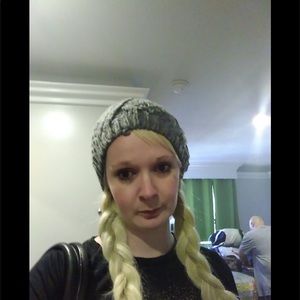 Meet your Posher, Crystal